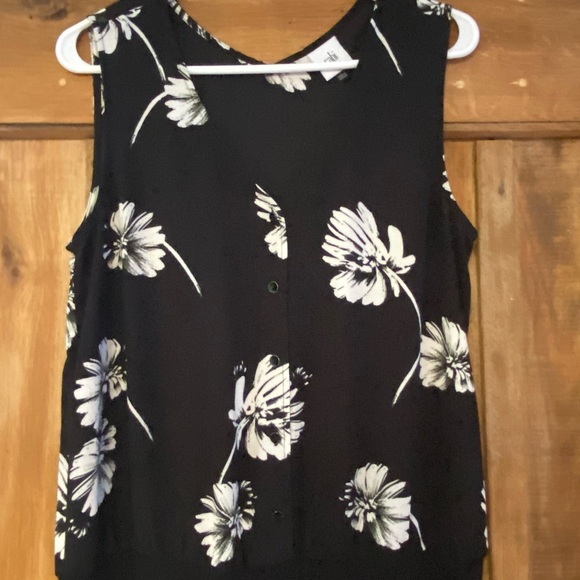 Floral Black and White Cabi Top - Picture 1 of 4